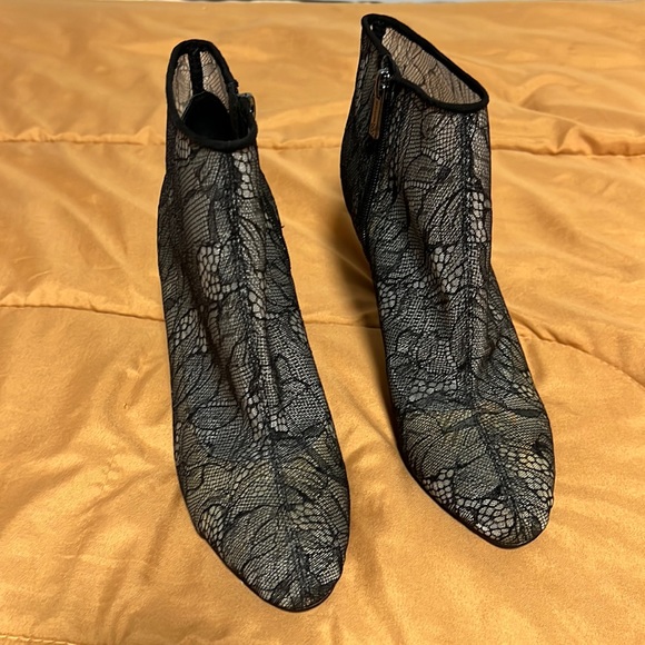 Jessica Simpson Black Lace STACIE Ankle Boot Booties Size 8.5 - Picture 2 of 8